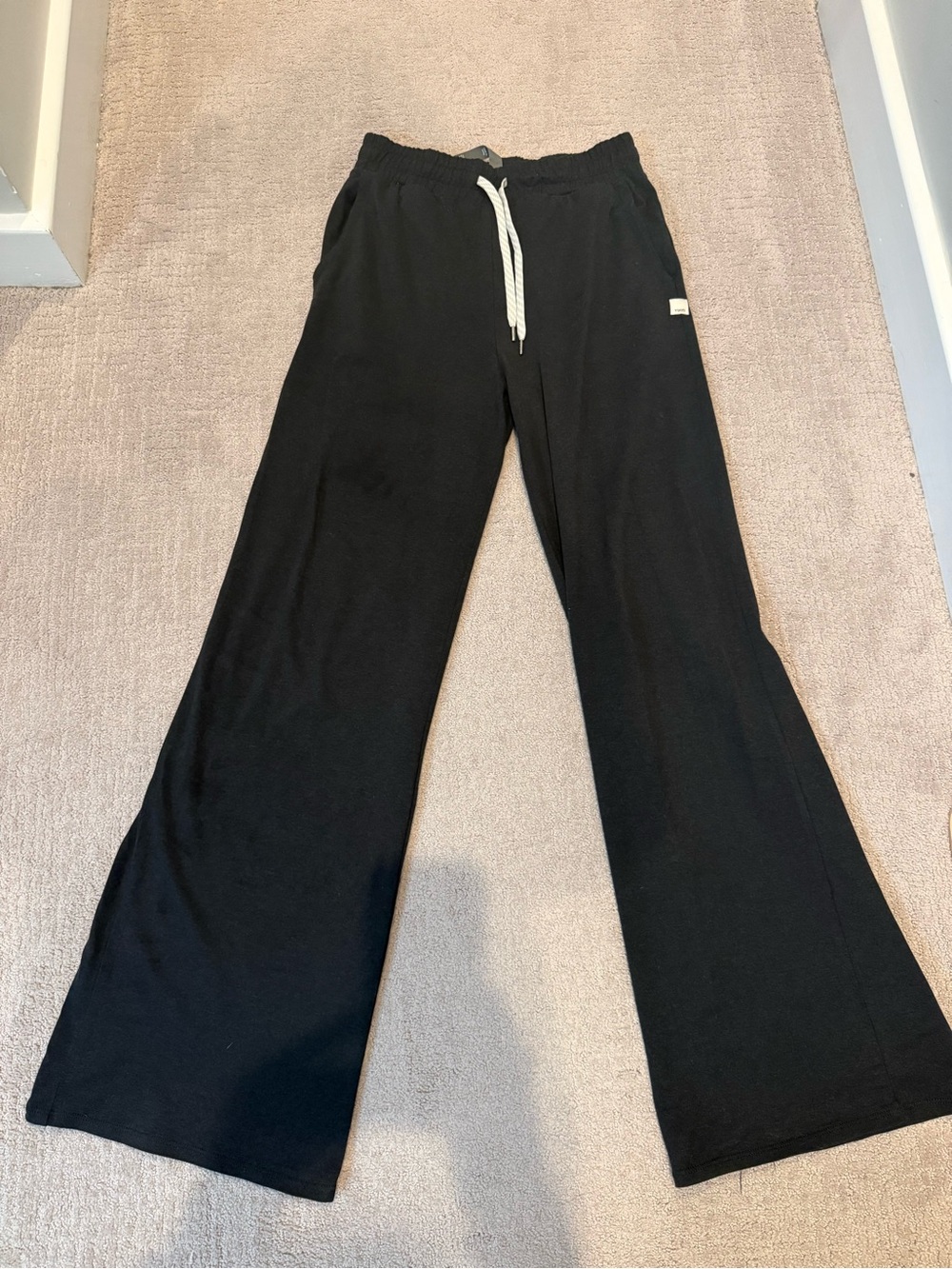 Vuori Women’s Black Wide-Leg Sweatpants with White Drawstring